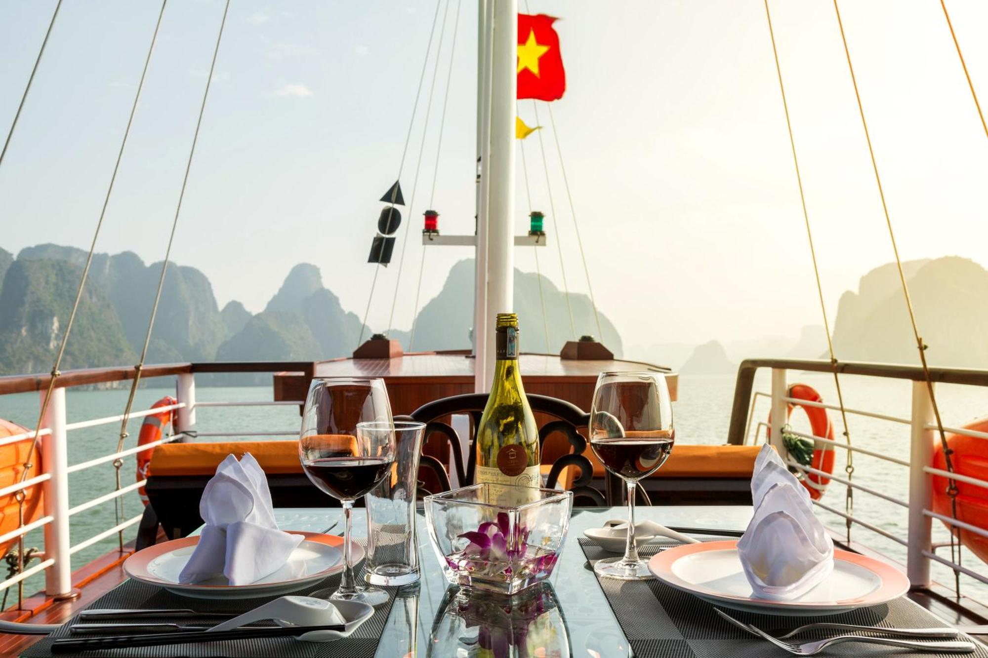 Emeraude Classic Cruises ها لونغ المظهر الخارجي الصورة