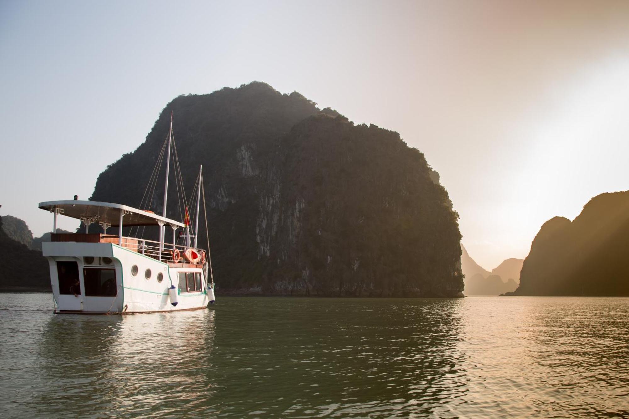 Emeraude Classic Cruises ها لونغ المظهر الخارجي الصورة